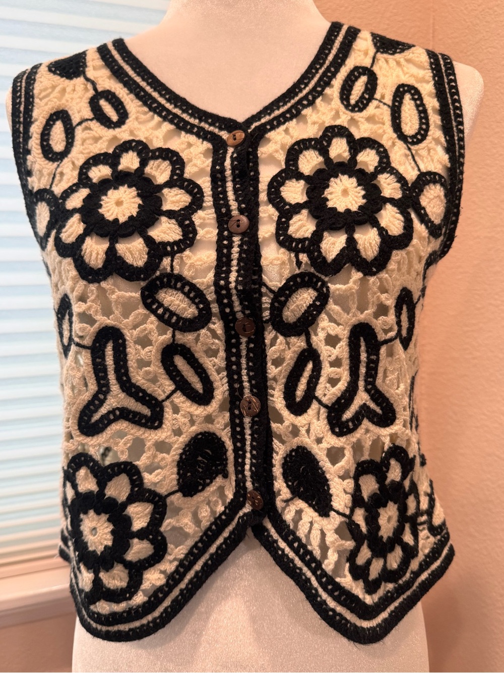 60s’ Crochet Floral Button Front Top- Black on Cream